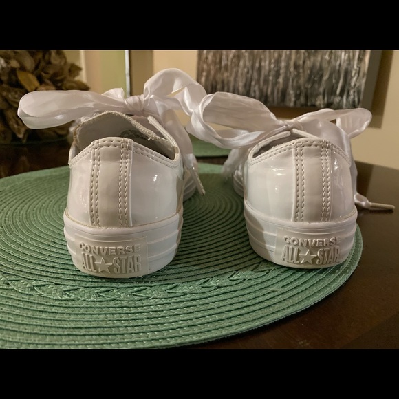 White CONVERSE with iridescent details. - Picture 2 of 8